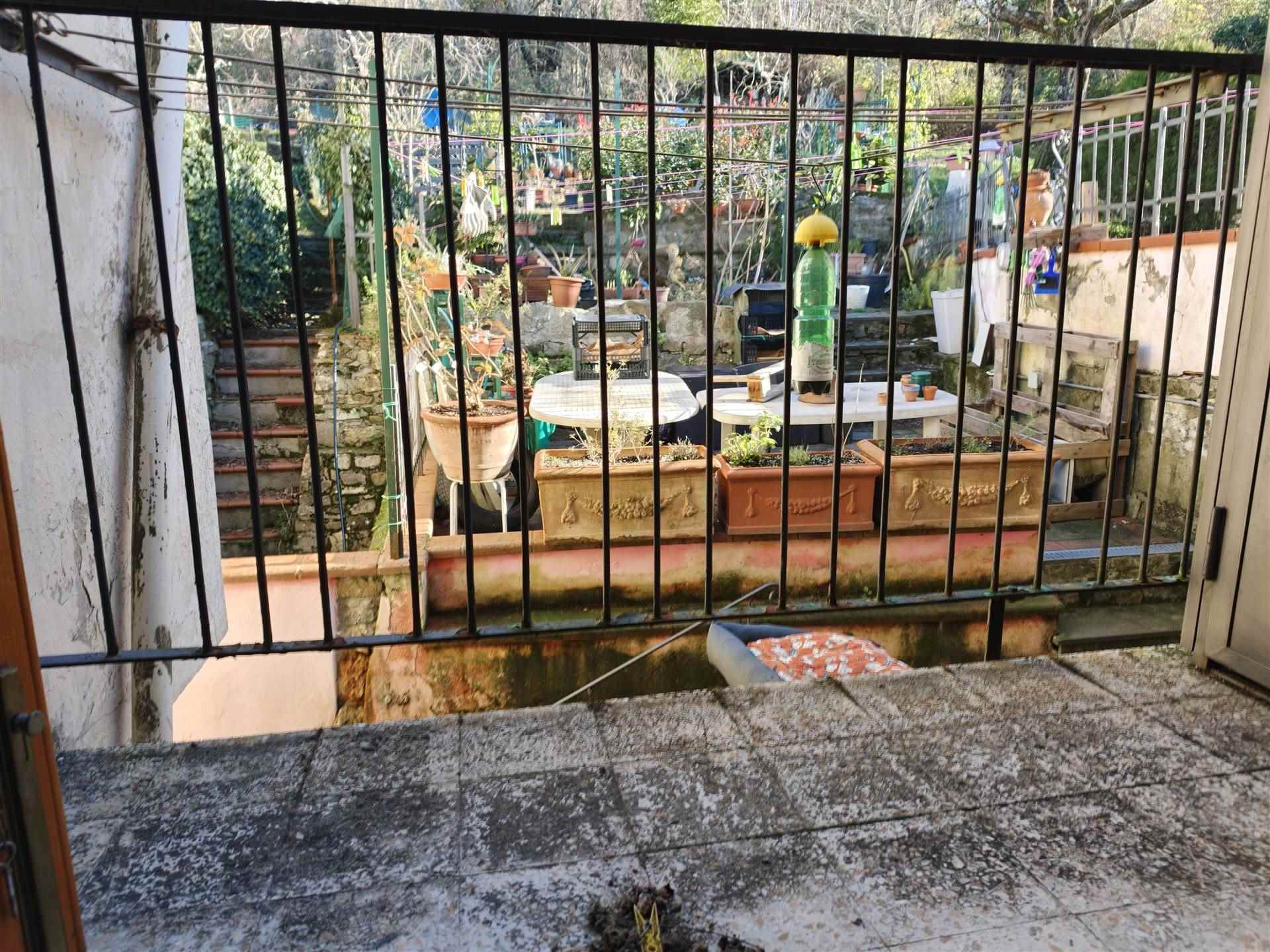 Trilocale da ristrutturare a Fiesole