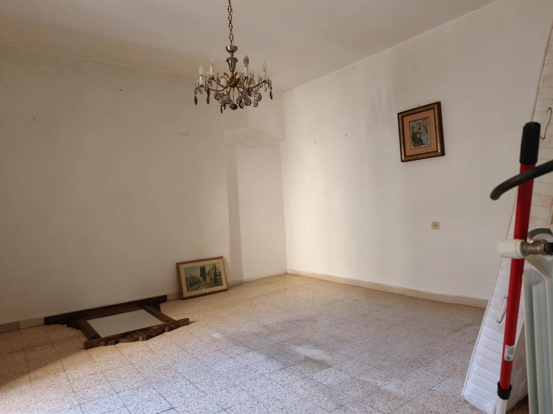 Trilocale da ristrutturare a Fiesole