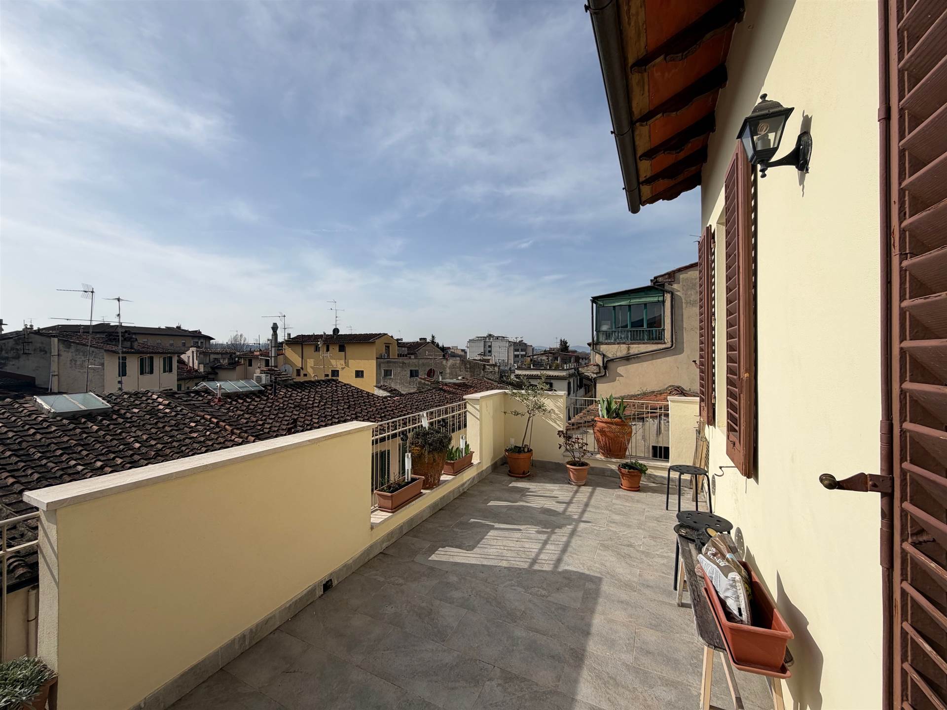 Quadrilocale con terrazzo a Firenze