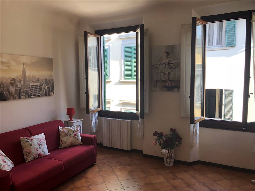 Trilocale arredato in affitto in via degli alfani, Firenze