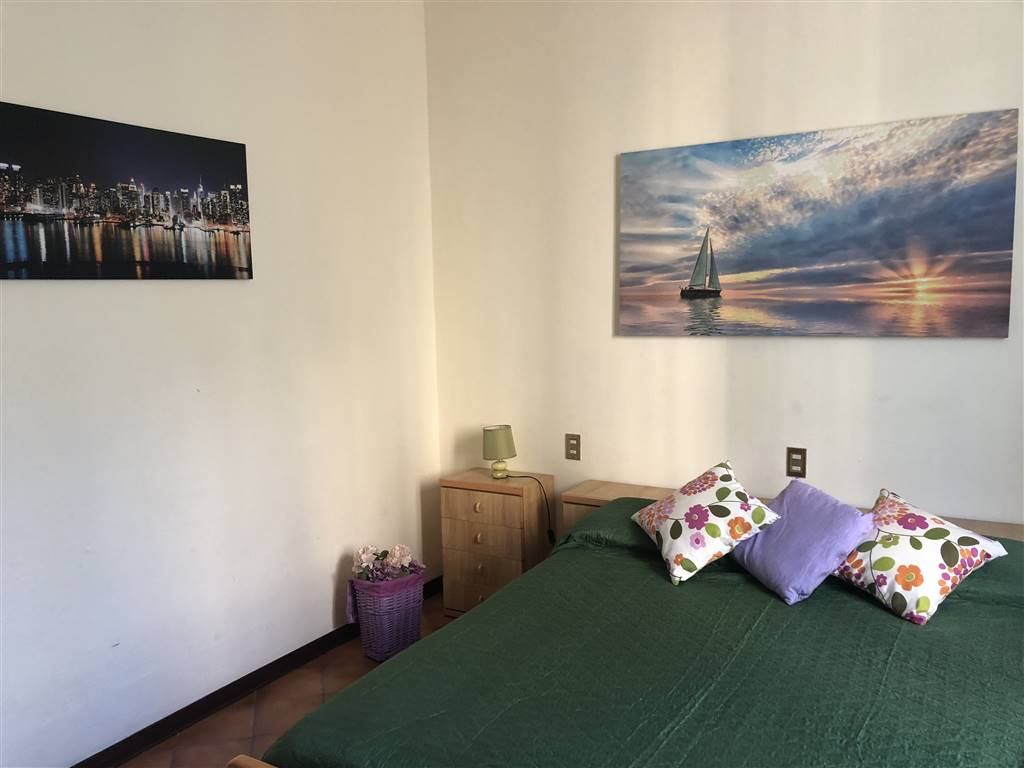 Trilocale arredato in affitto in via degli alfani, Firenze