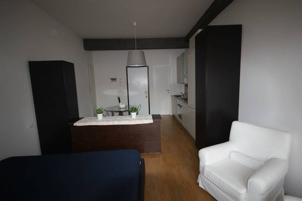 Monolocale arredato in affitto a Firenze
