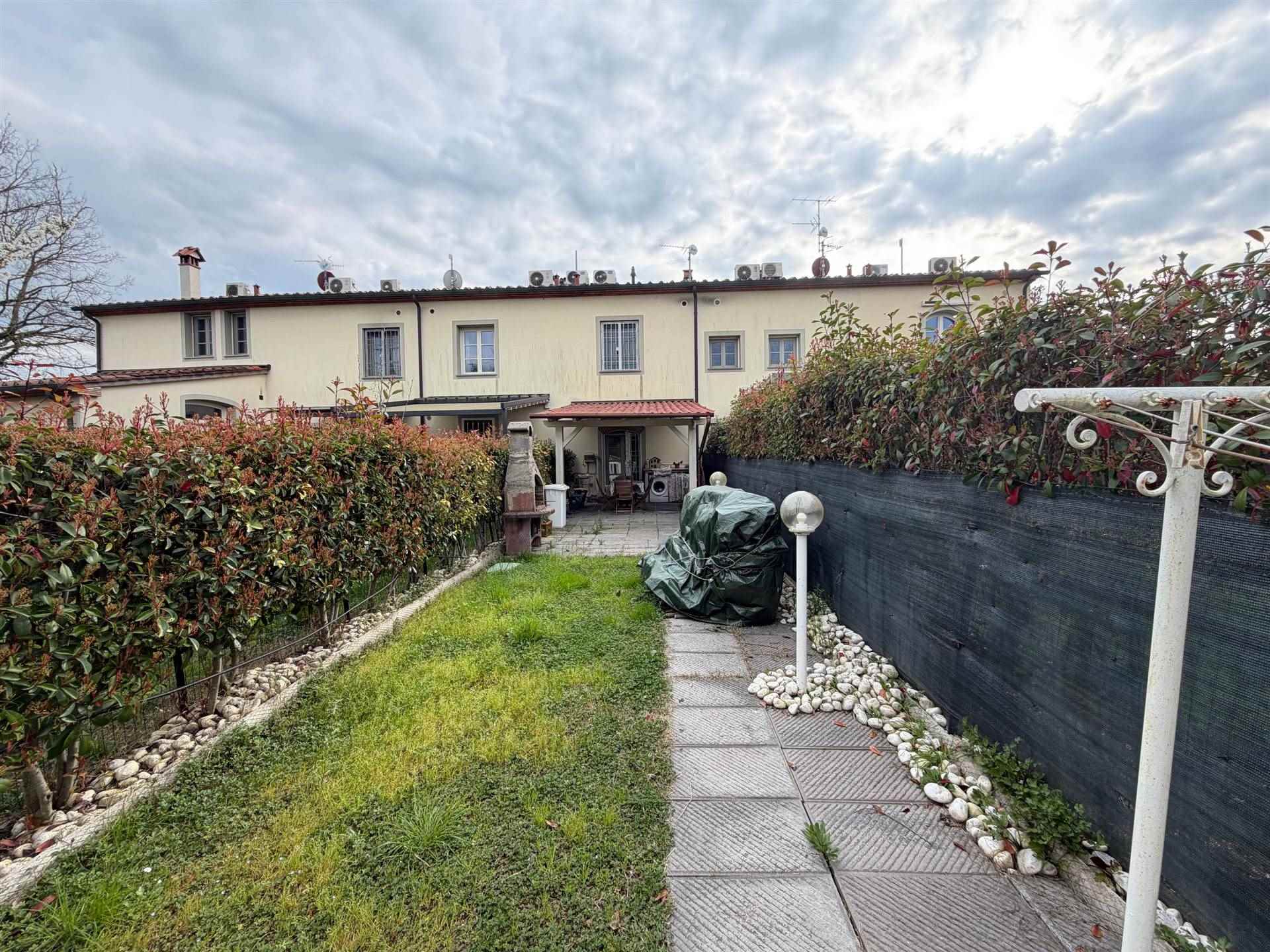 Casa indipendente in vendita in via del ferro, Campi Bisenzio