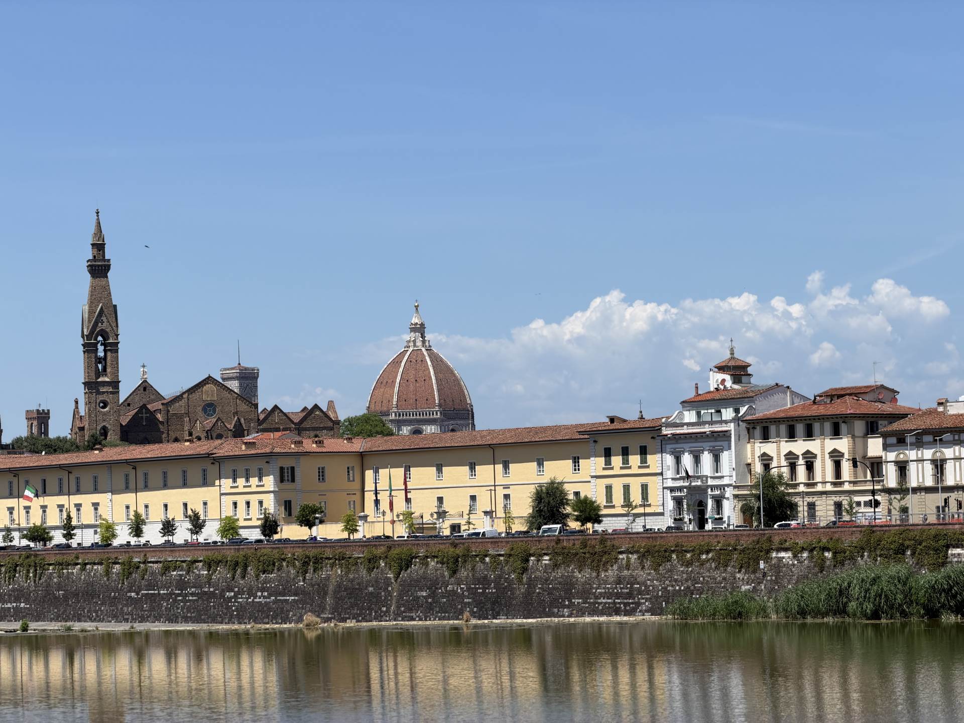 Locale commerciale in affitto in lungarno cellini, Firenze