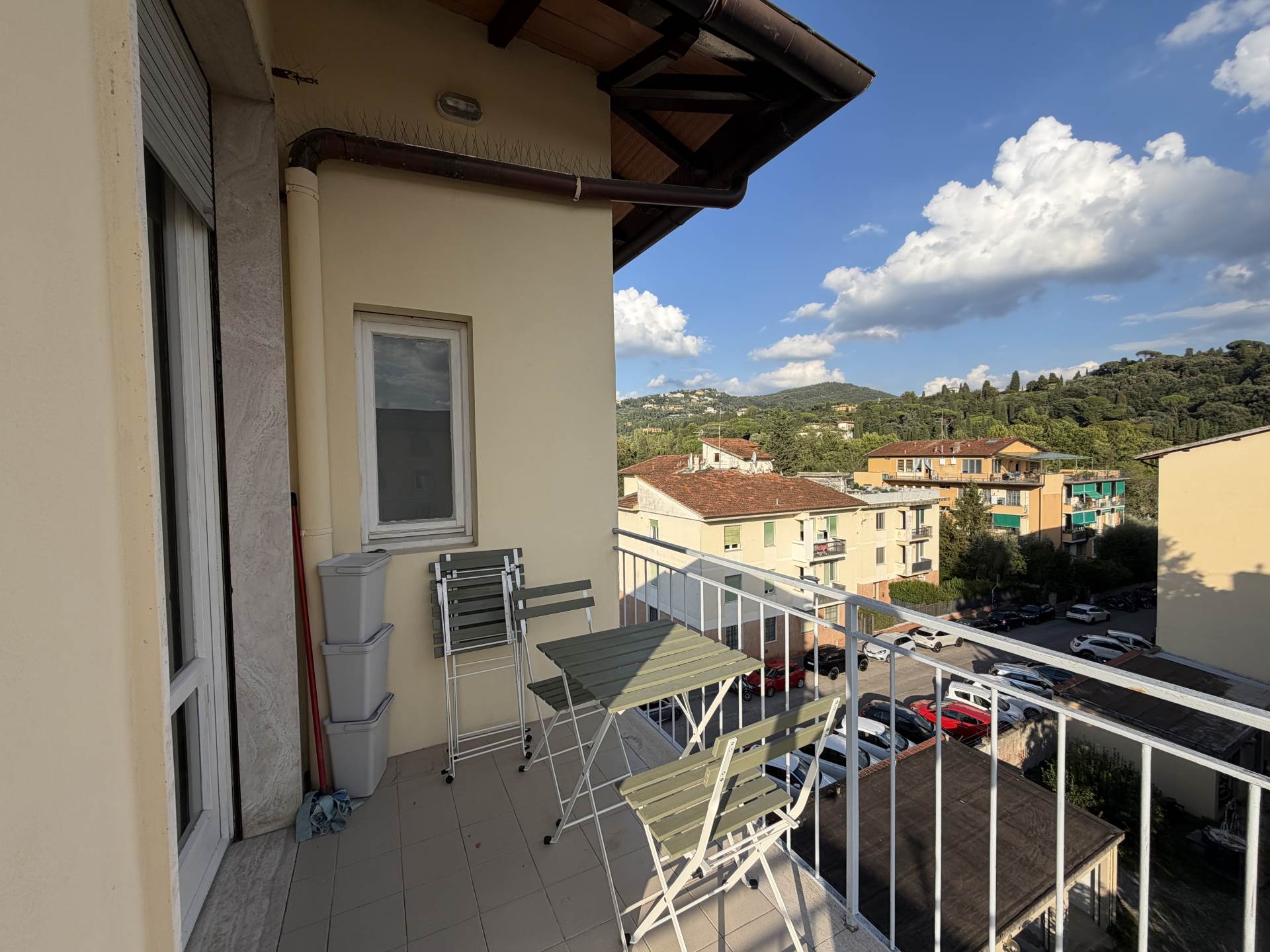 Trilocale arredato in affitto a Firenze