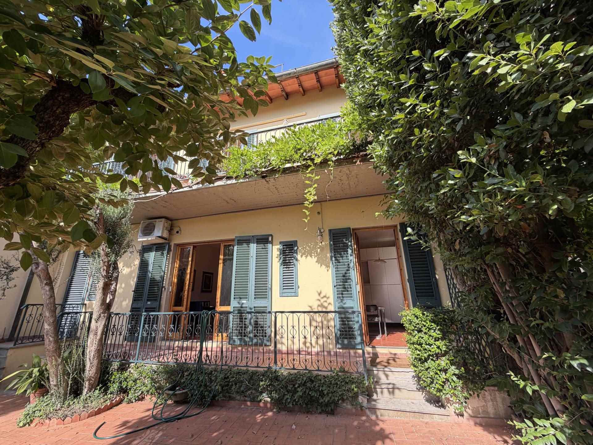 Casa indipendente da ristrutturare a Firenze