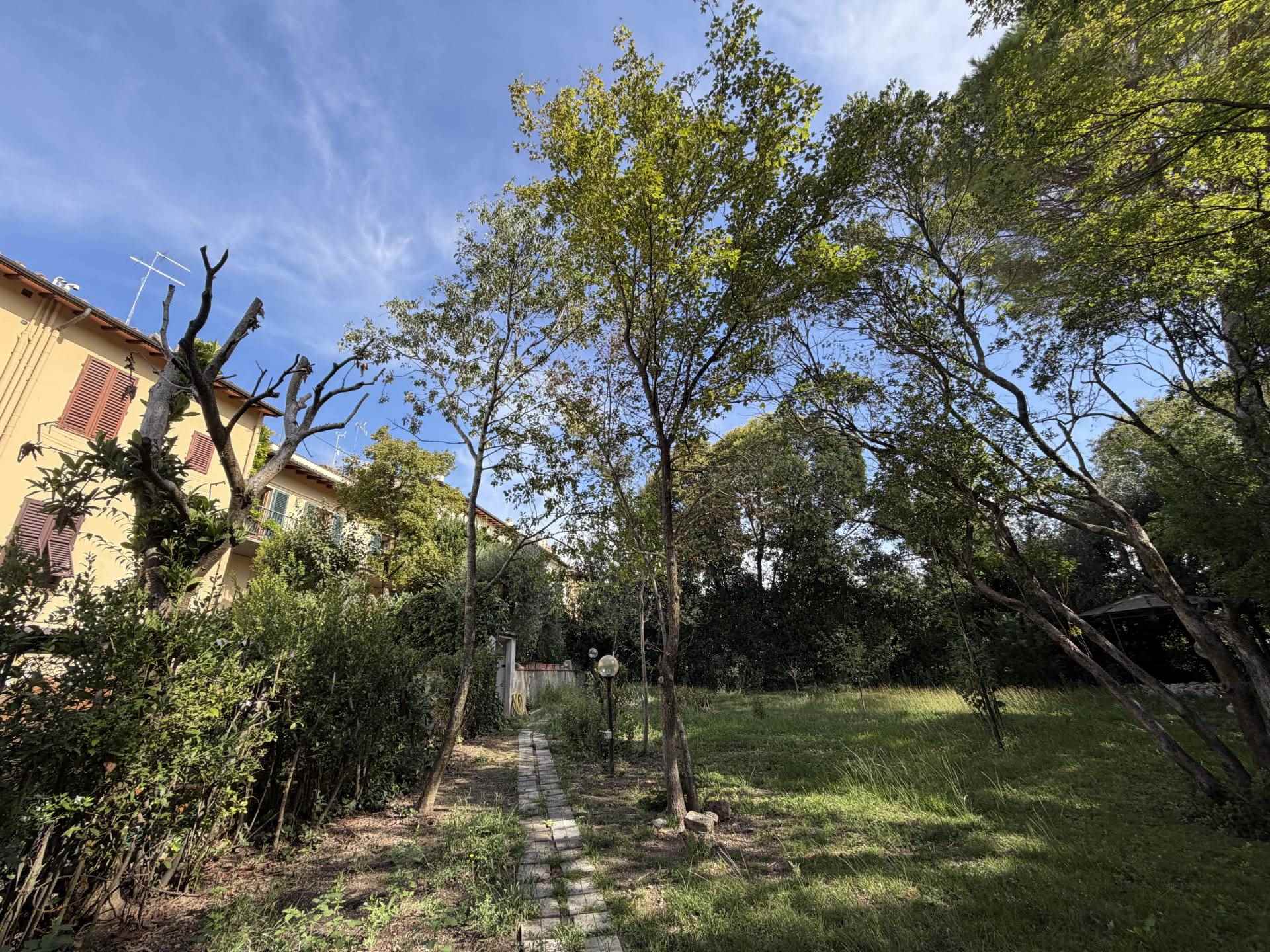 Casa indipendente da ristrutturare a Firenze