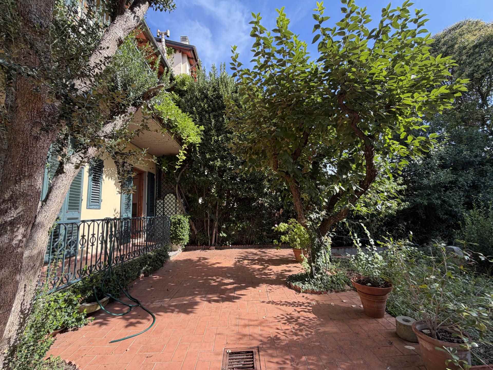 Casa indipendente da ristrutturare a Firenze