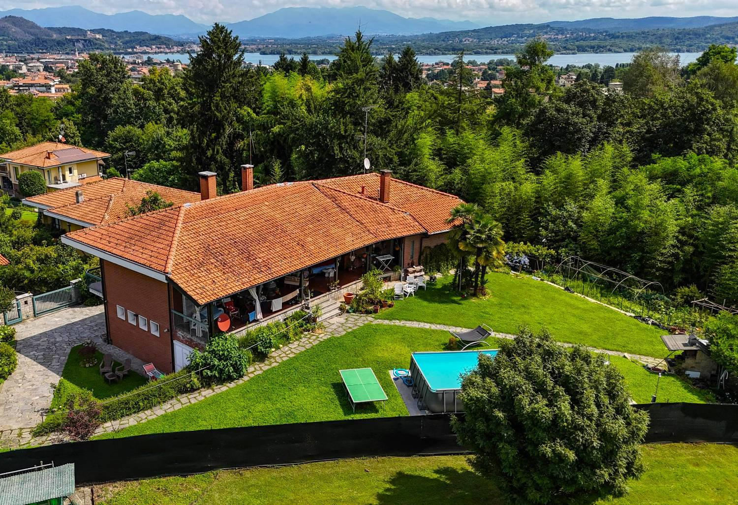 Villa in vendita a Arona