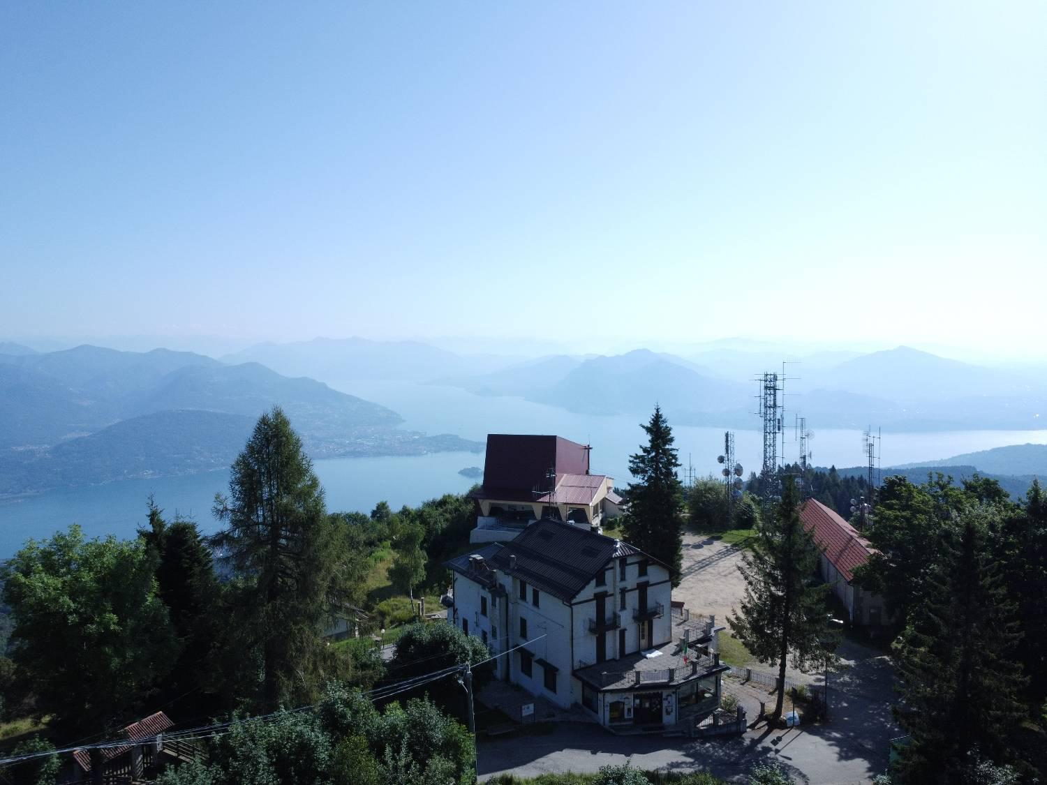 Attivit commerciale Albergo con giardino a Stresa