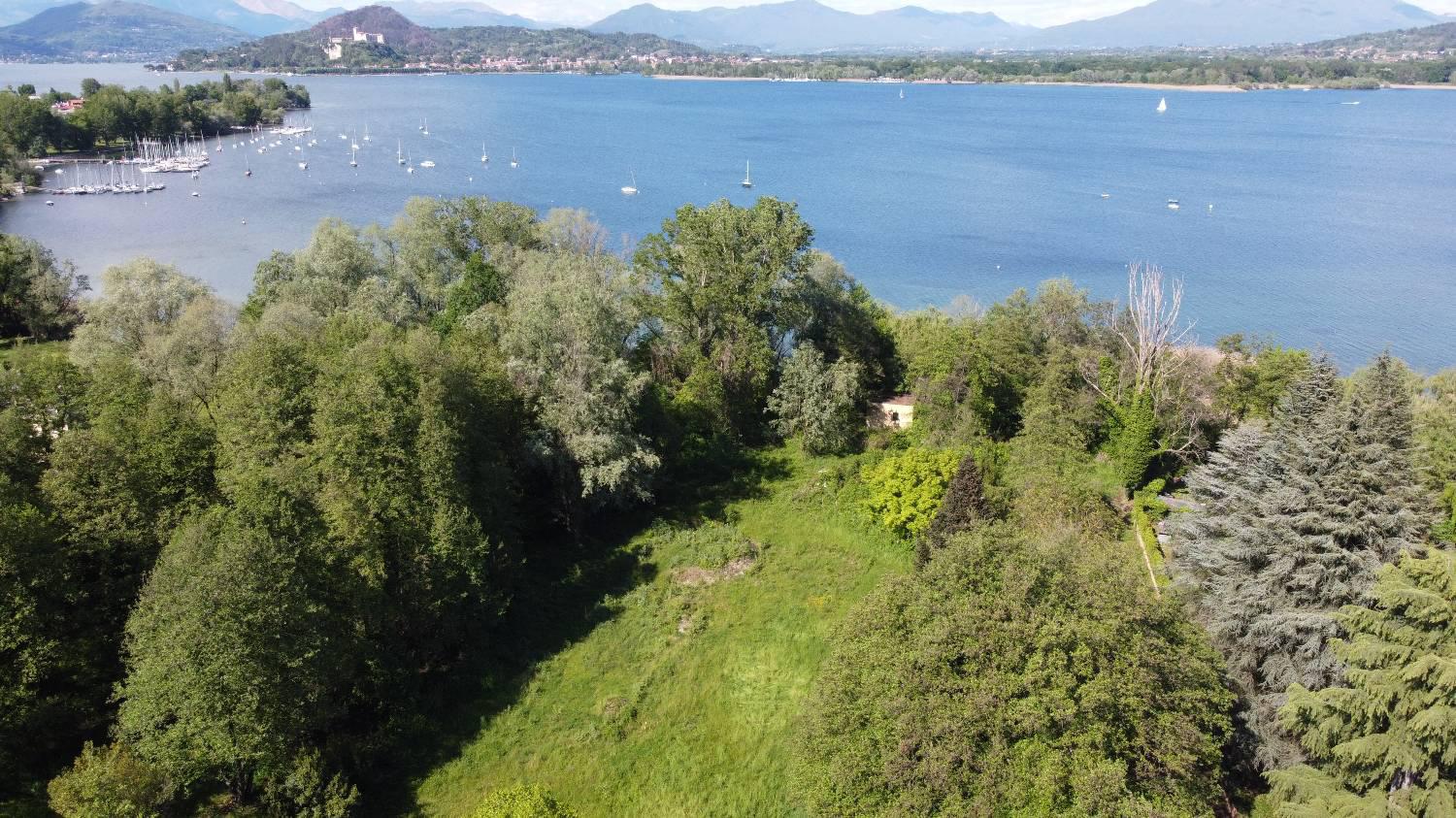 Terreno Edificabile con giardino a Arona