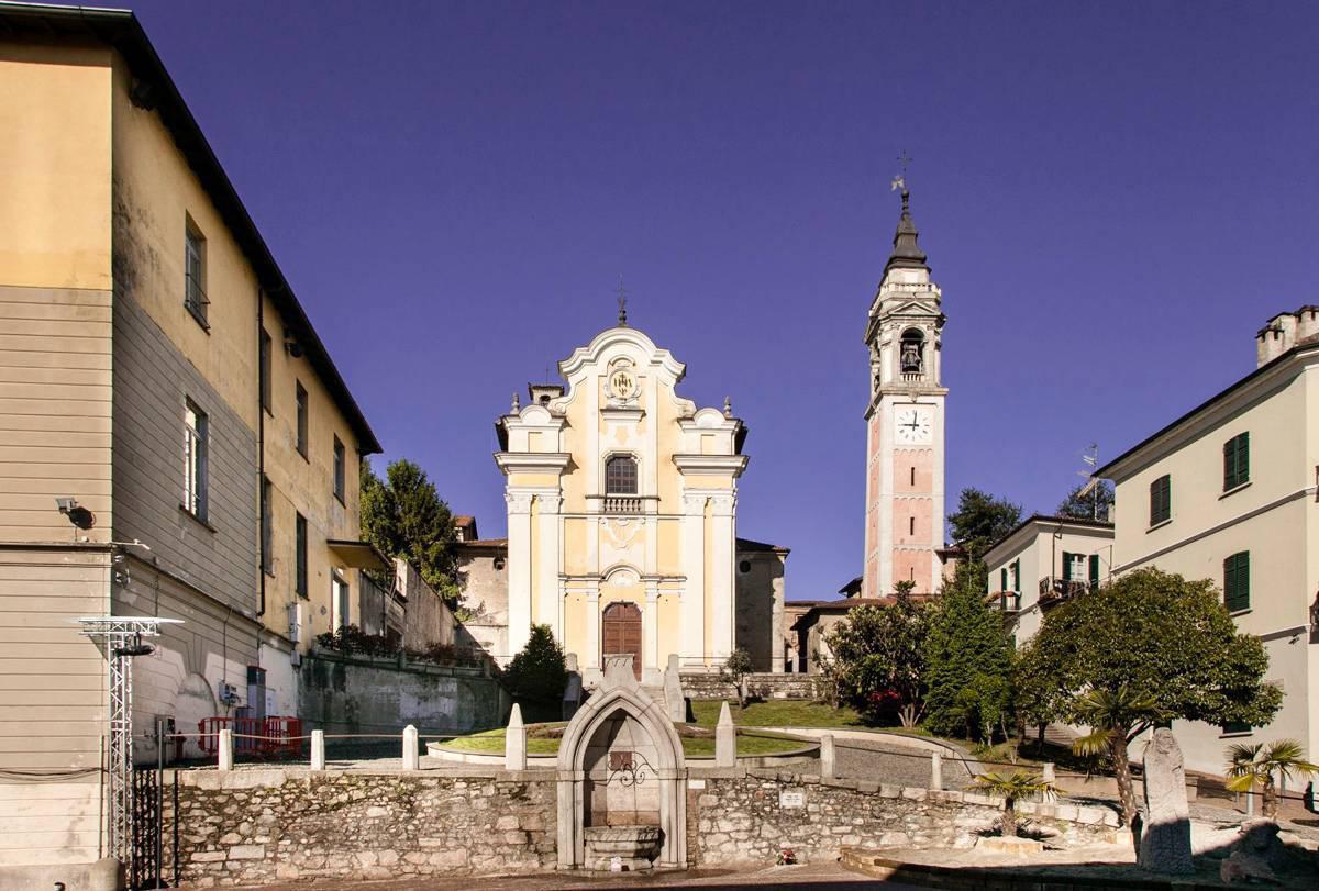 Negozio in vendita a Arona
