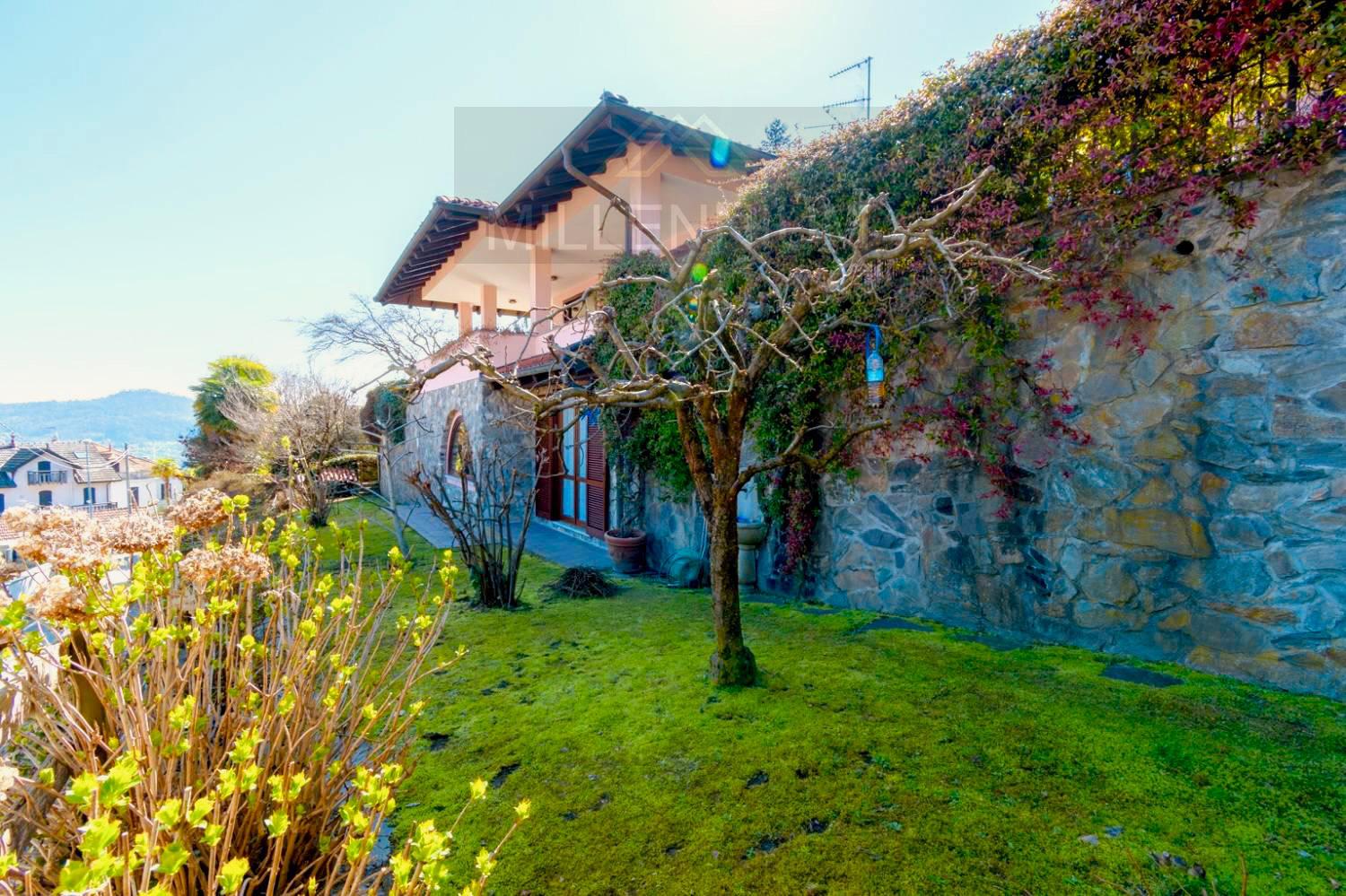 Villa in vendita a Meina