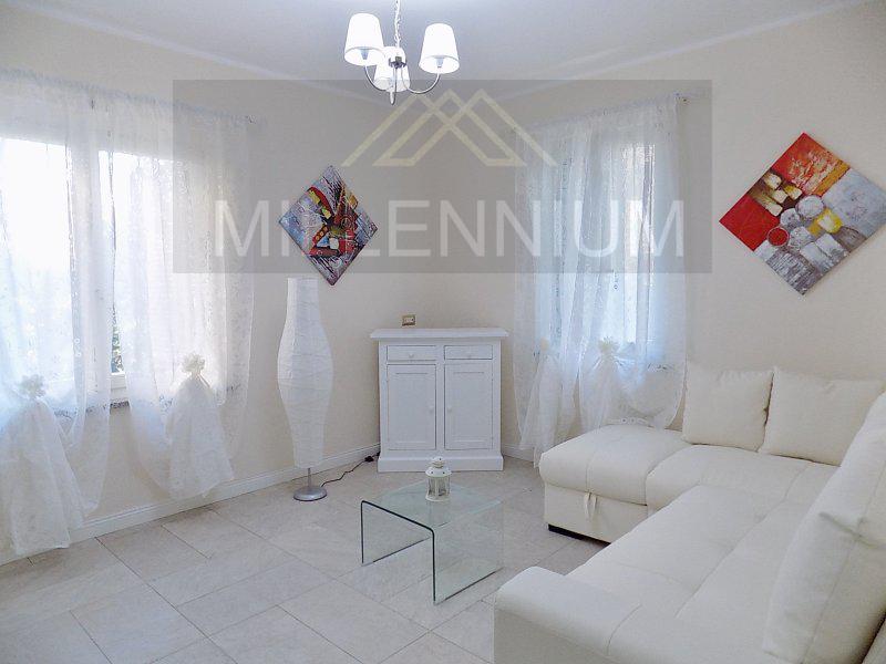 Quadrilocale arredato in affitto a Arona