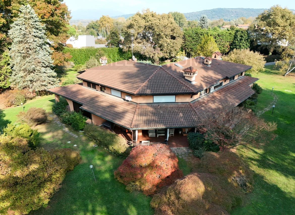 Villa in vendita a Arona