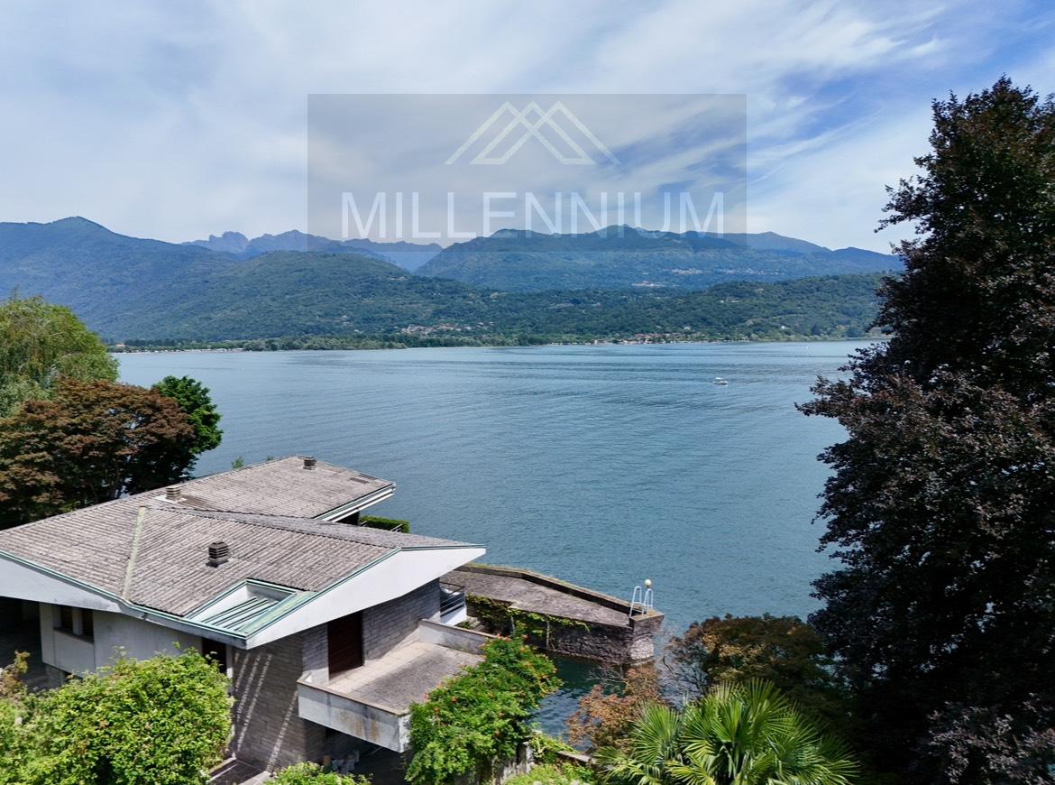Villa con giardino a Stresa