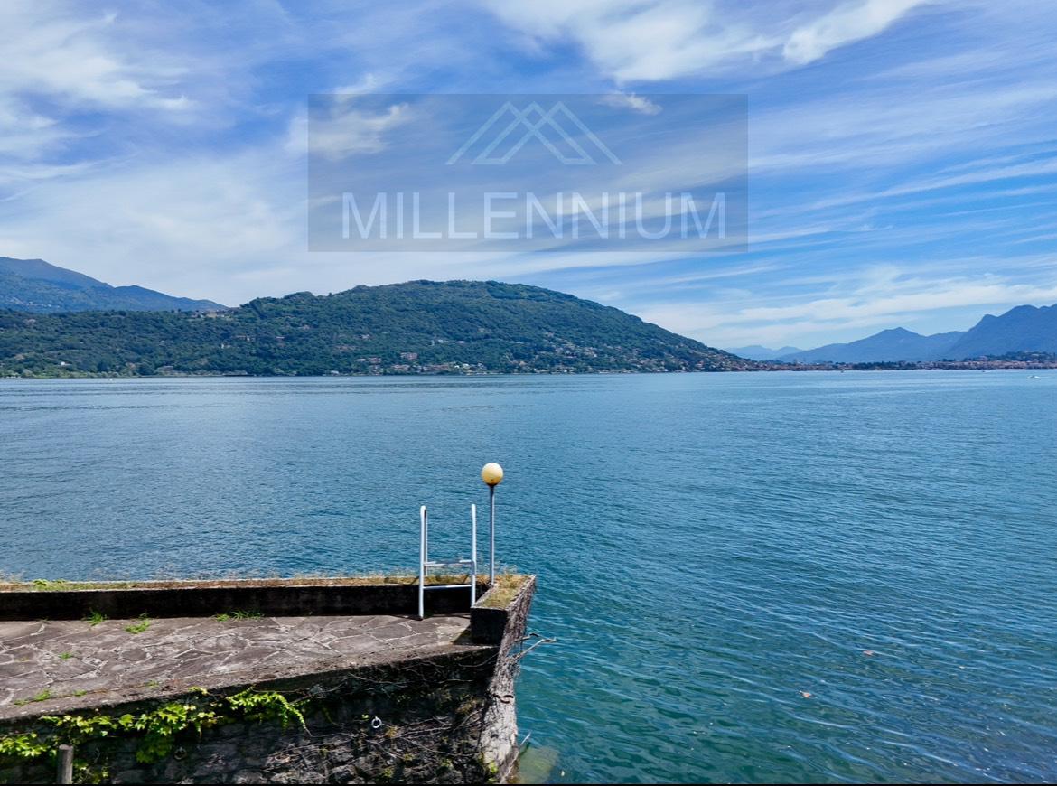 Villa con giardino a Stresa