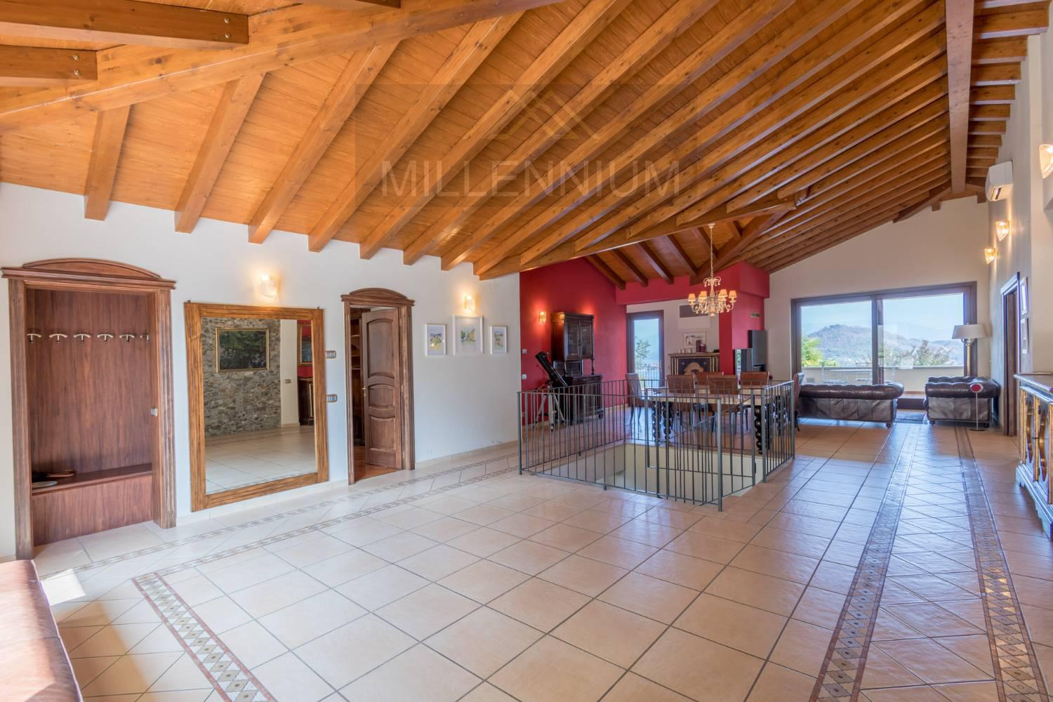 Villa con giardino a Arona