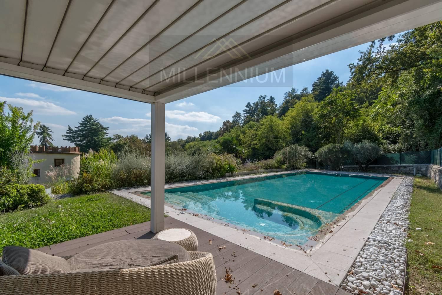 Villa con giardino a Arona