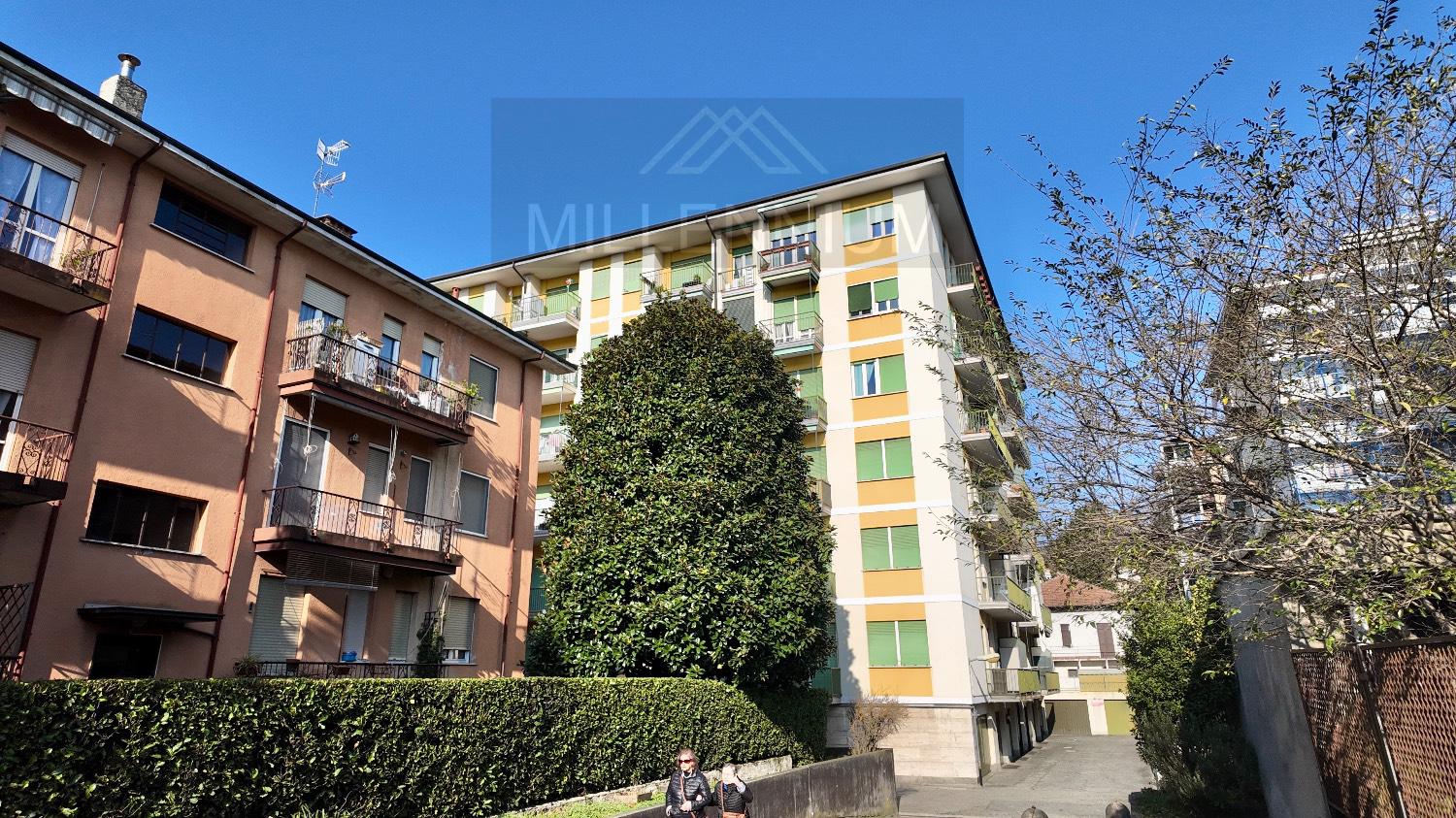 Box/Garage 16mq in vendita a Arona