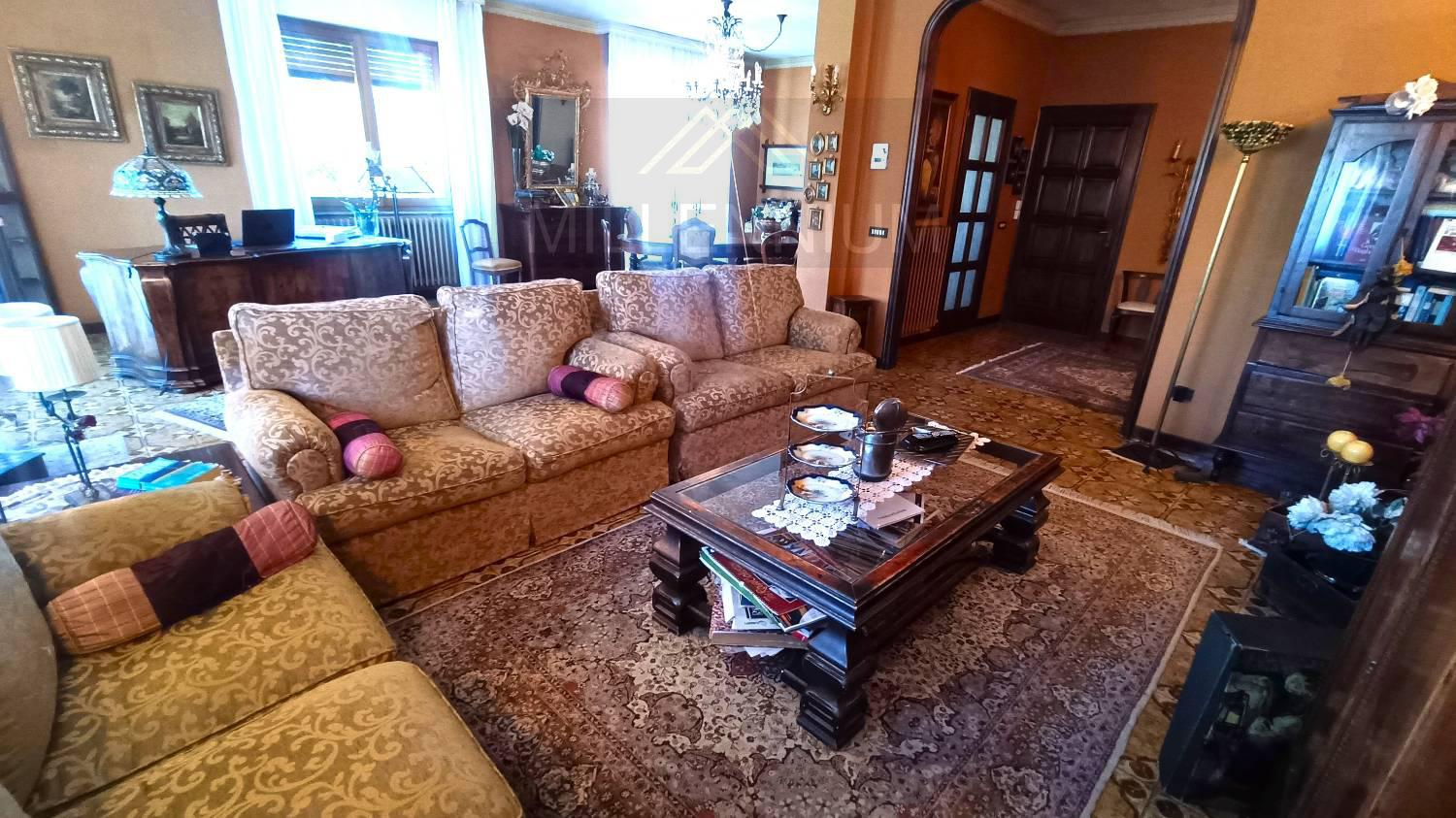 Laboratorio con giardino a Dormelletto