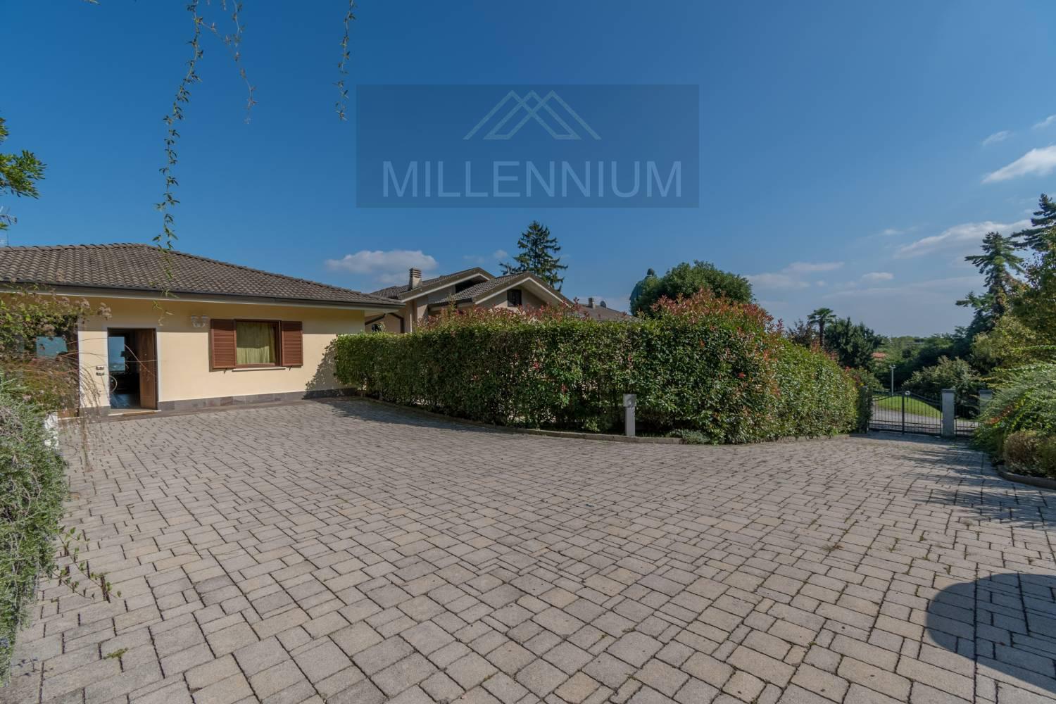 Villa con giardino a Arona