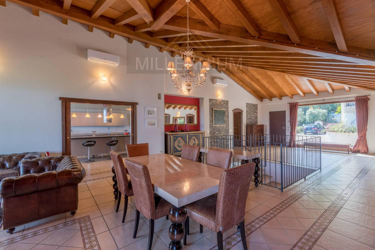 Villa con giardino a Arona