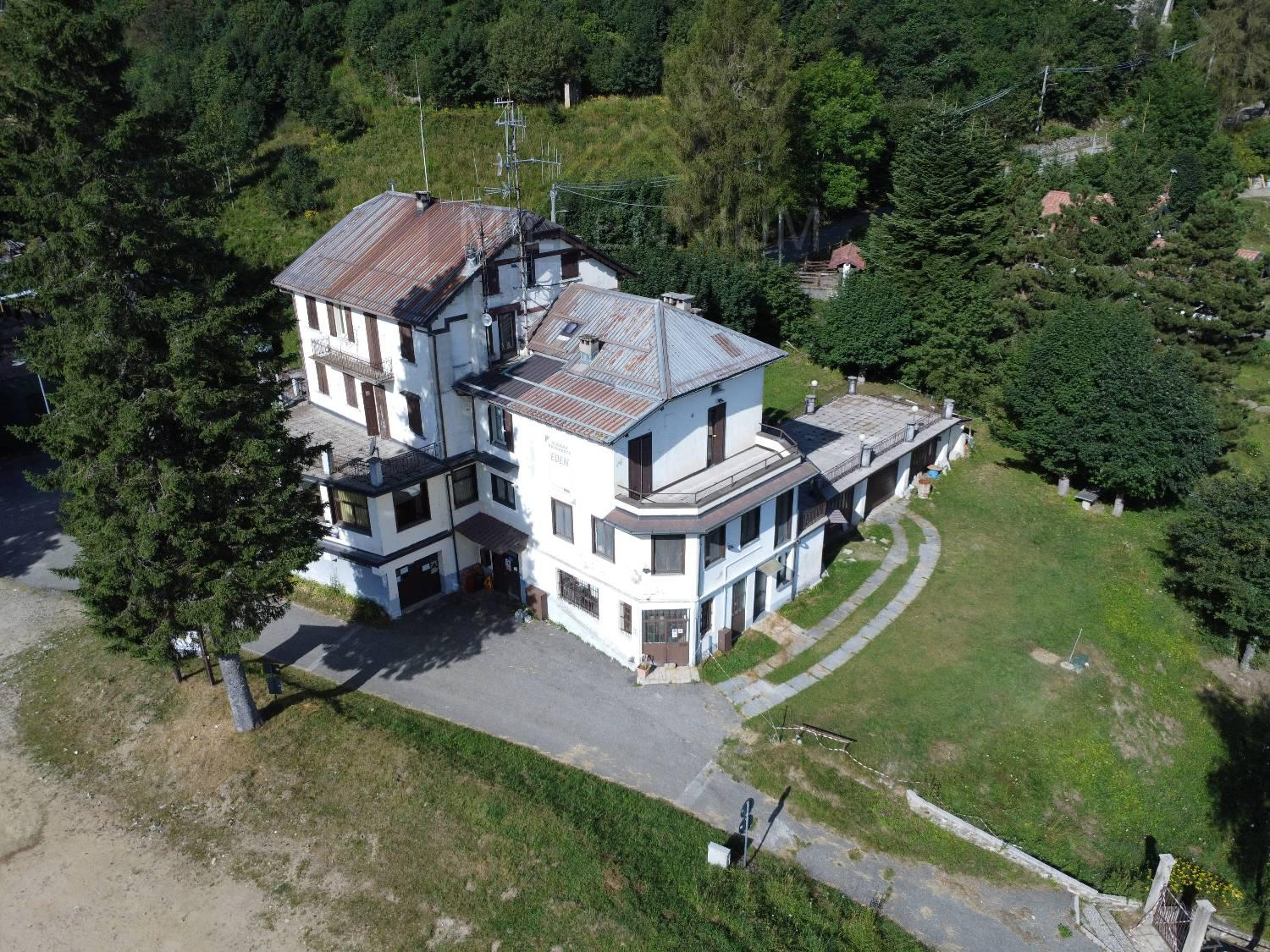 Attivit commerciale Albergo con giardino a Stresa