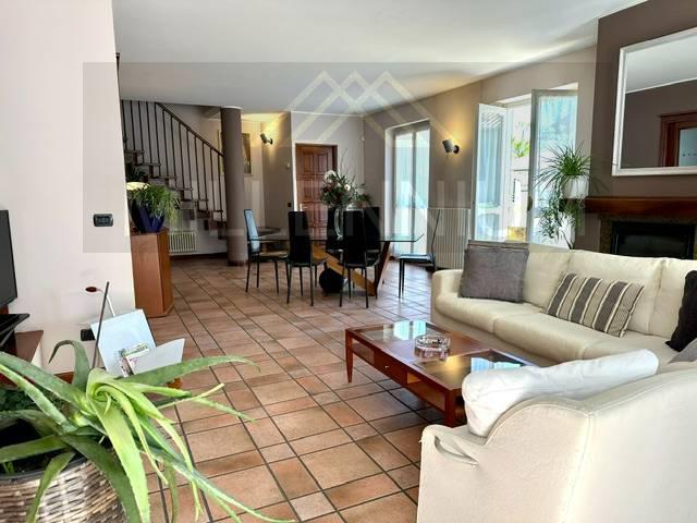 Villa in vendita a Meina