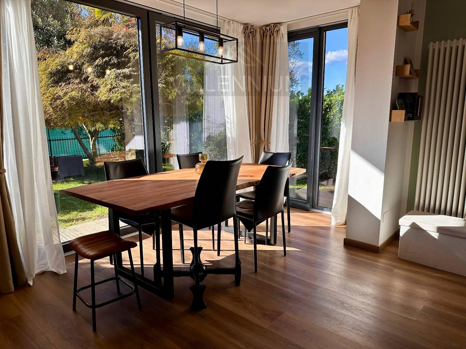 Villa Bifamiliare in vendita a Castelletto Sopra Ticino