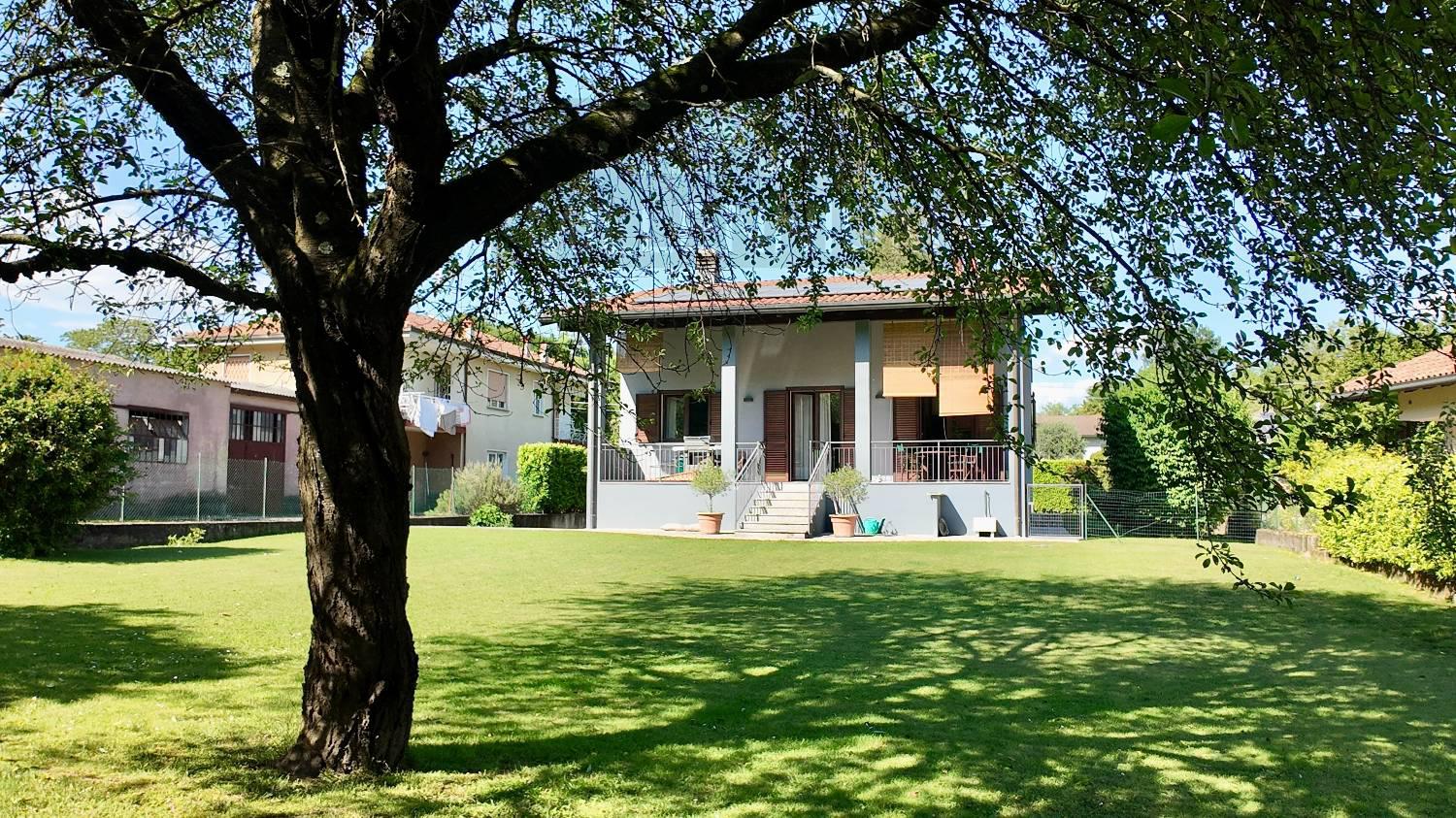 Villa in vendita a Dormelletto