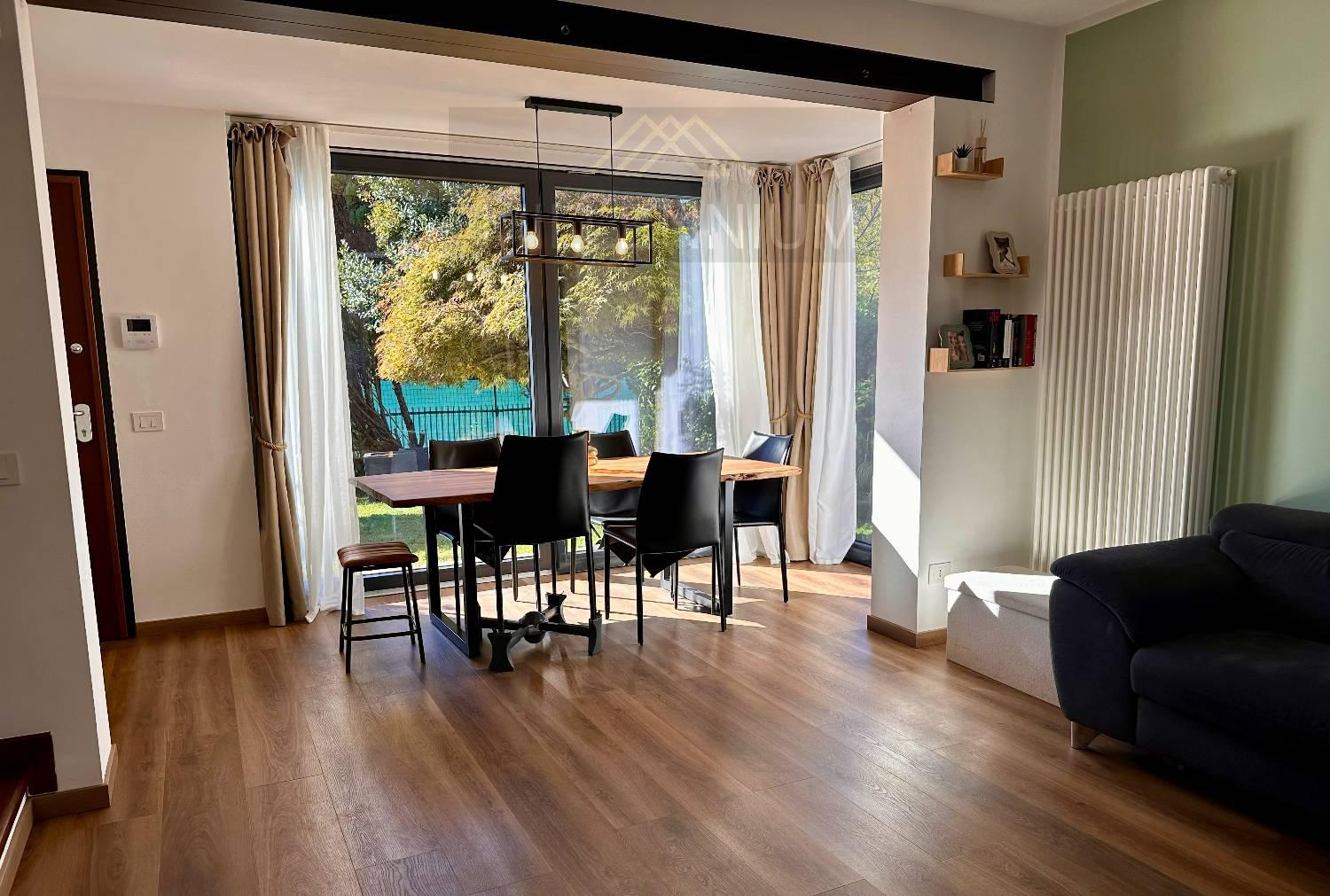 Villa Bifamiliare in vendita a Castelletto Sopra Ticino