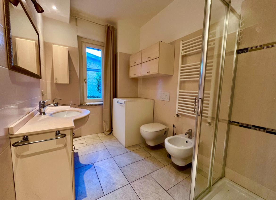 Quadrilocale arredato in affitto a Arona