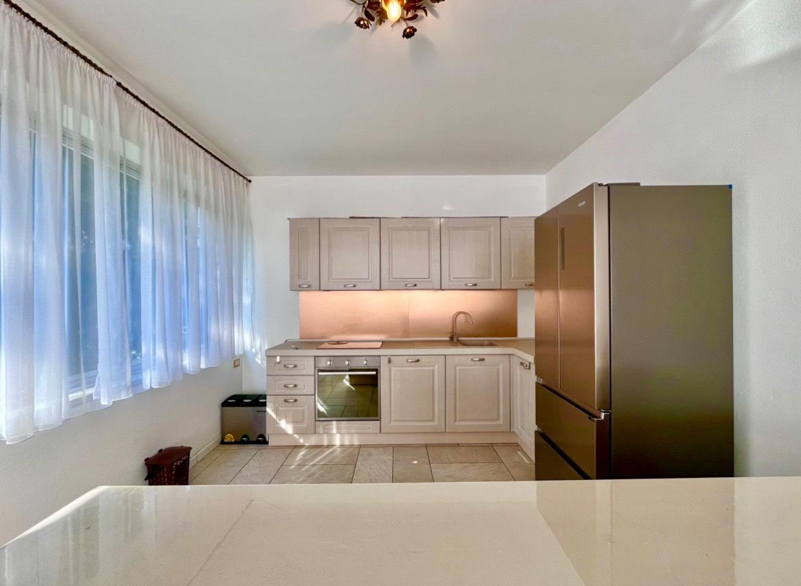 Quadrilocale arredato in affitto a Arona