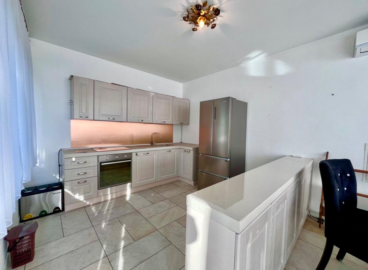 Quadrilocale arredato in affitto a Arona