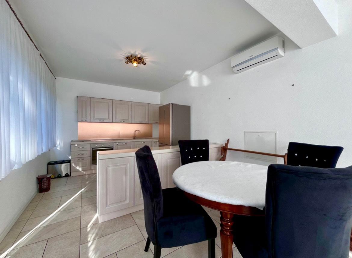 Quadrilocale arredato in affitto a Arona