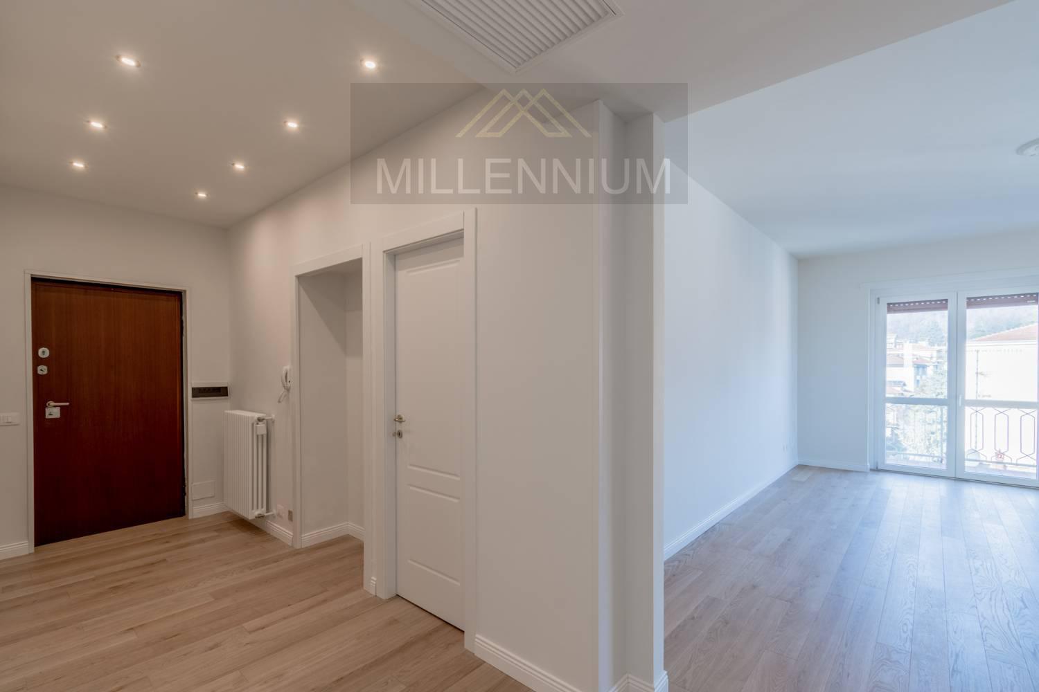 Quadrilocale arredato in affitto a Arona