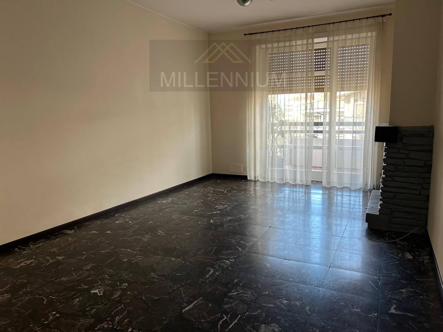 Trilocale in affitto a Arona