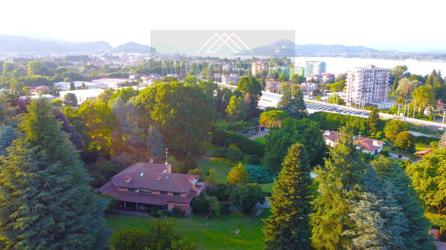 Villa in vendita a Arona