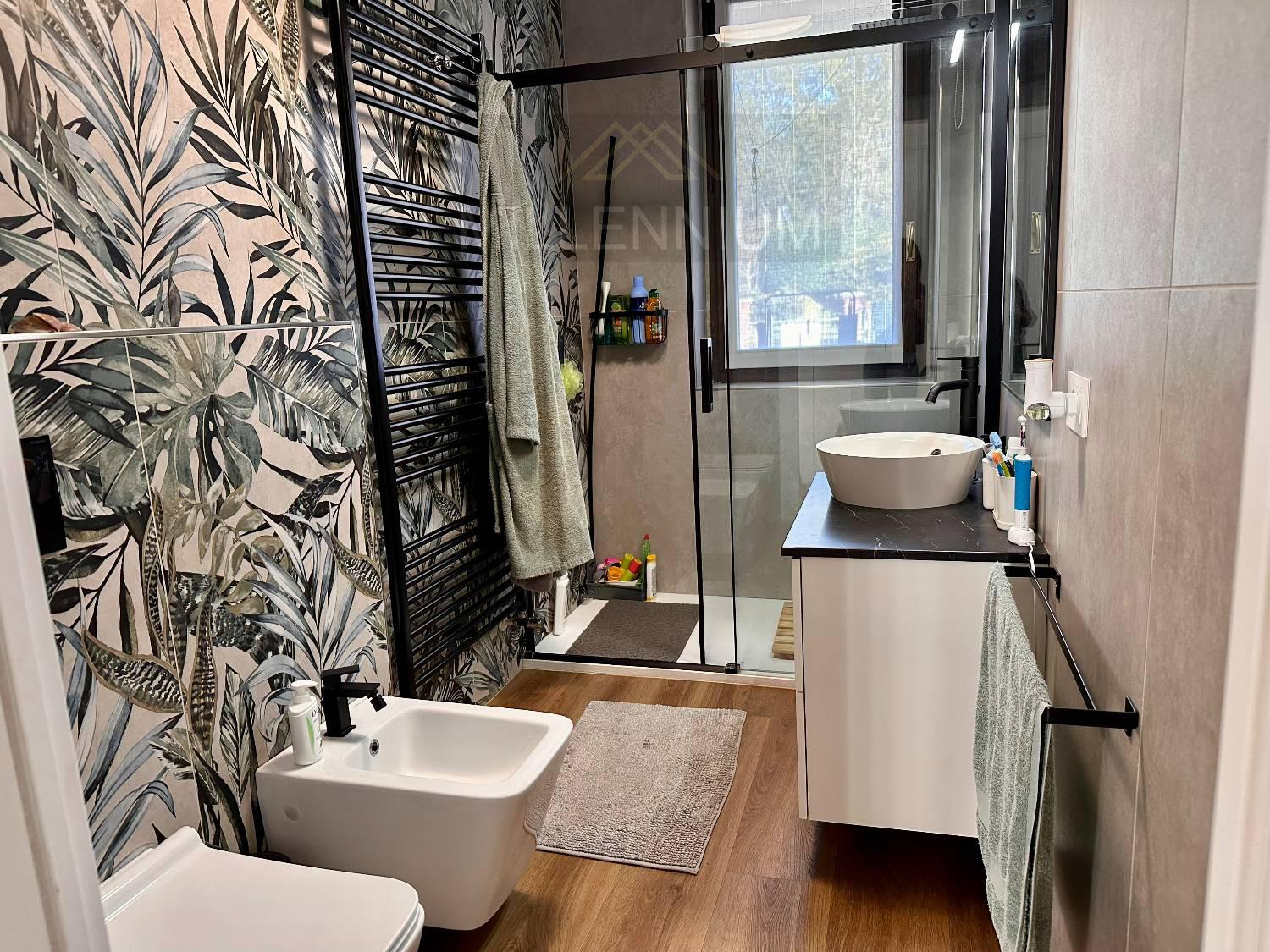 Villa Bifamiliare in vendita a Castelletto Sopra Ticino