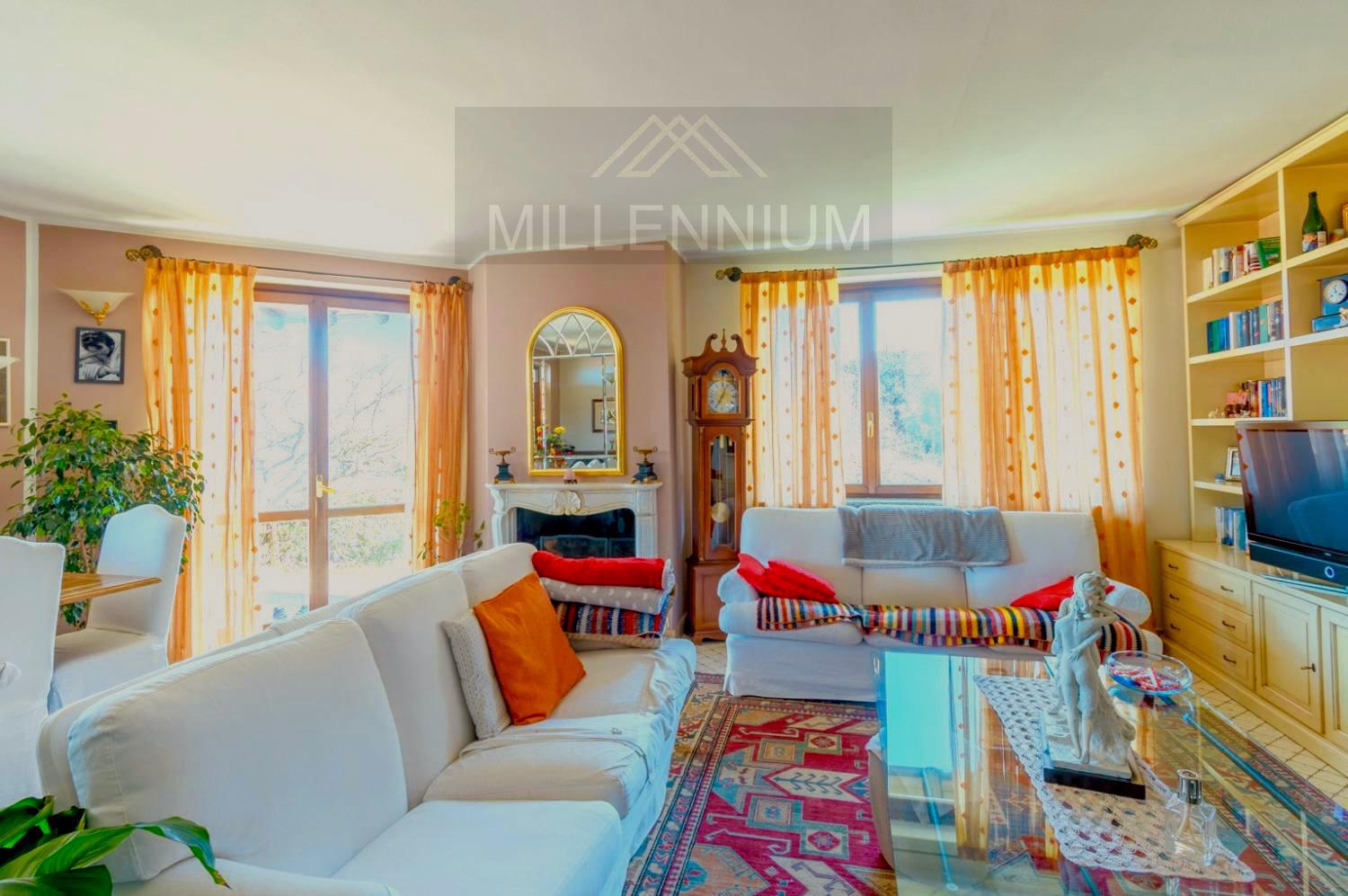 Villa in vendita a Meina