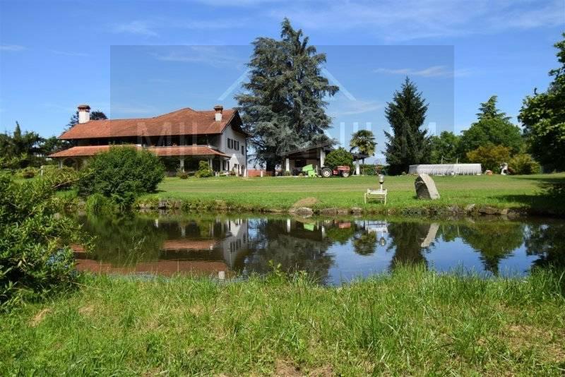 Rustico con giardino a Arona