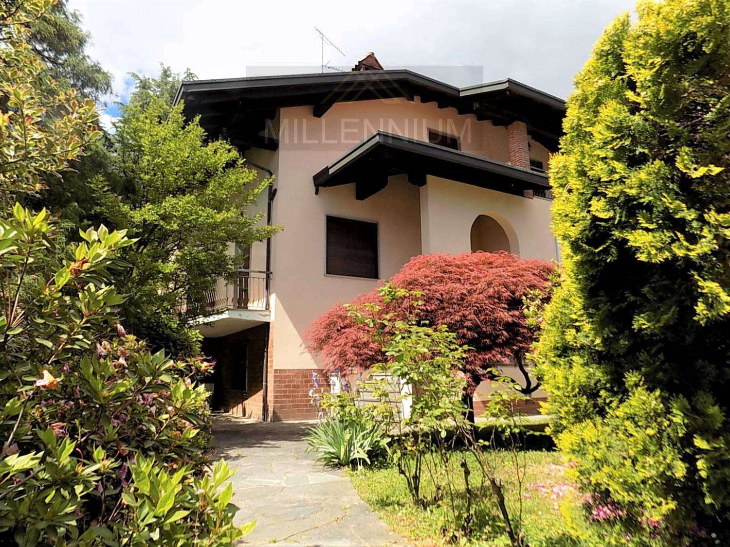 Villa in vendita a Arona