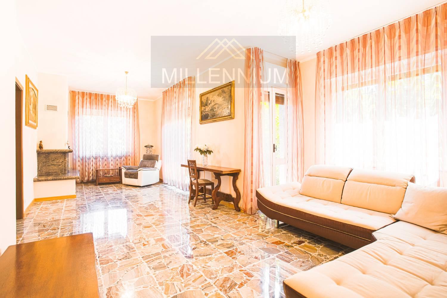 Villa in vendita a Arona