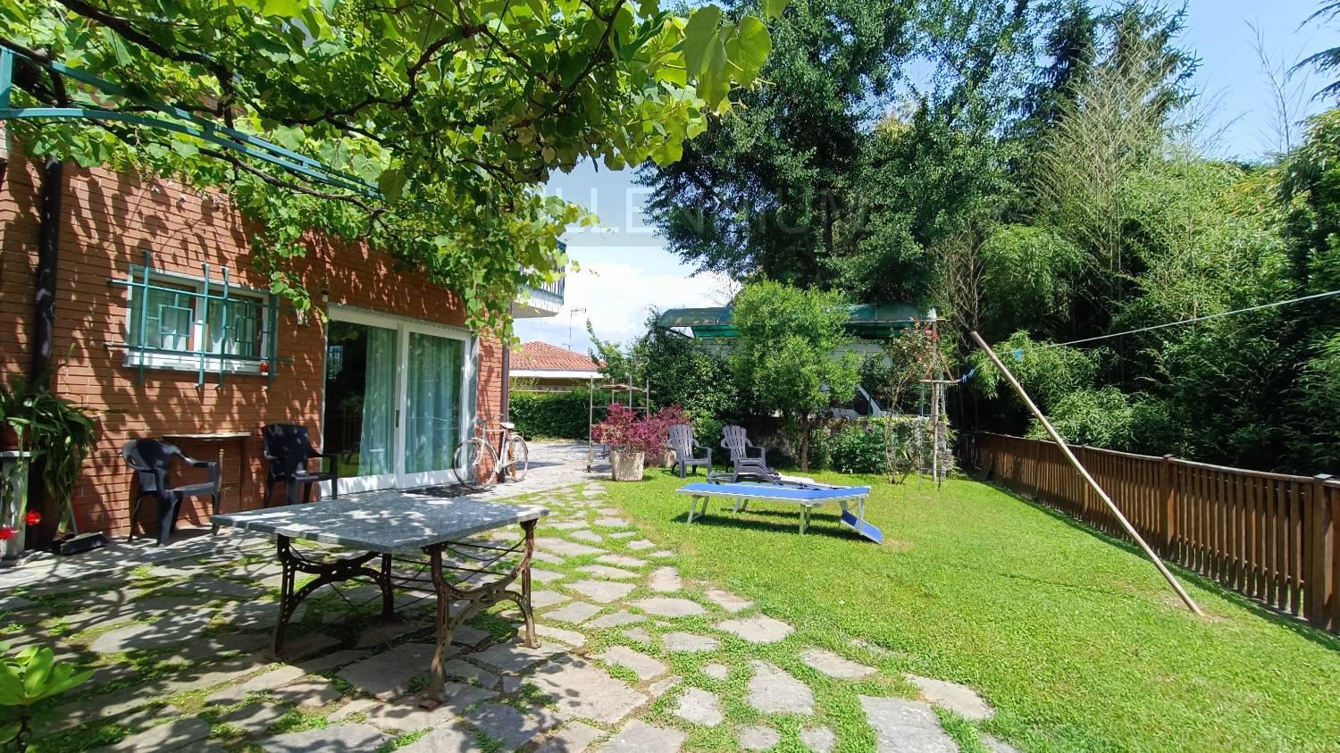 Villa in vendita a Arona