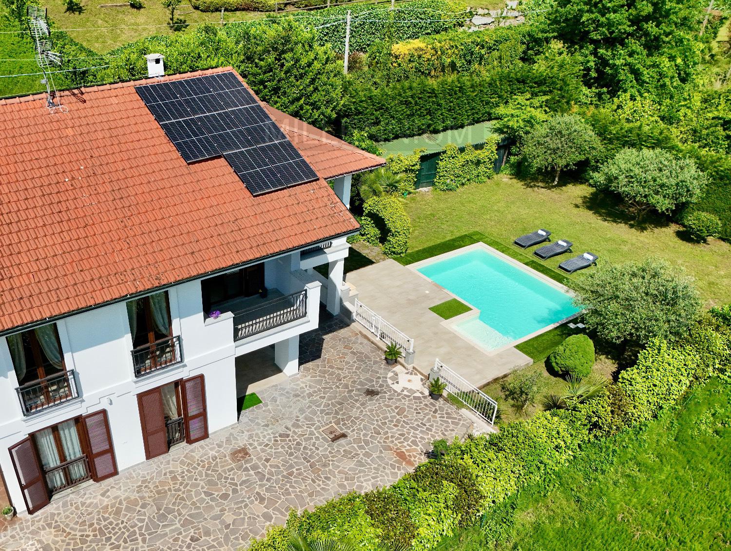 Villa in vendita a Dormelletto