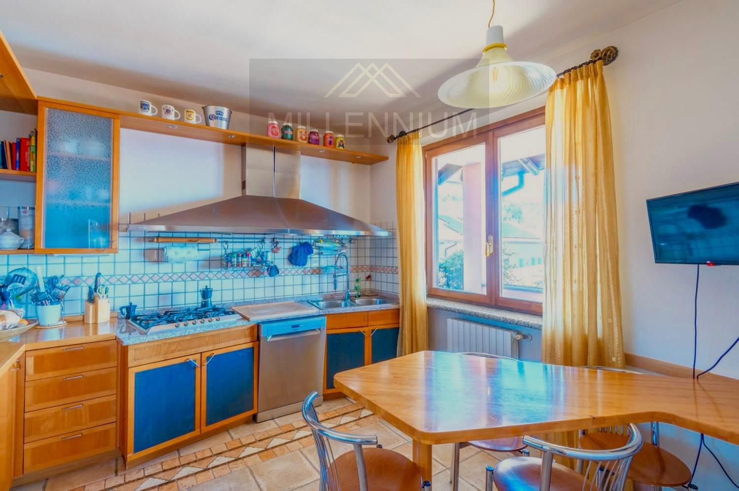 Villa in vendita a Meina