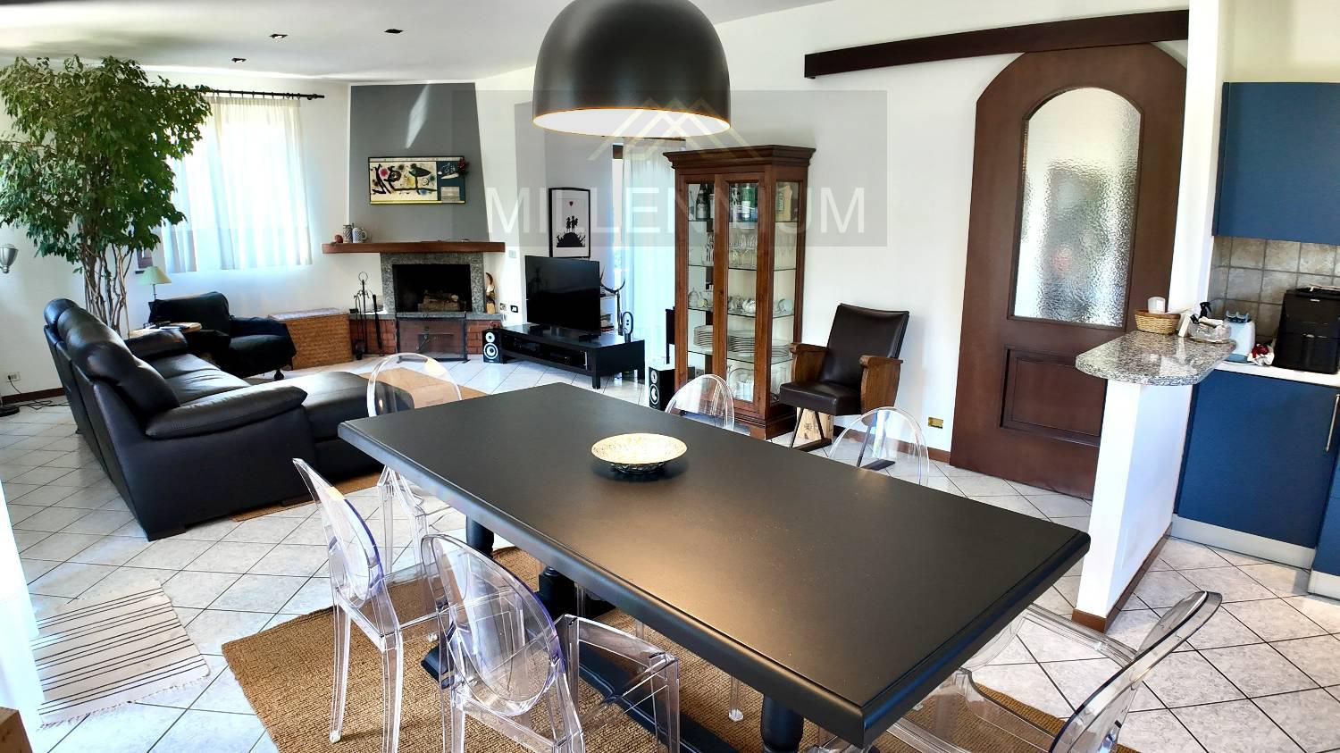 Villa in vendita a Dormelletto