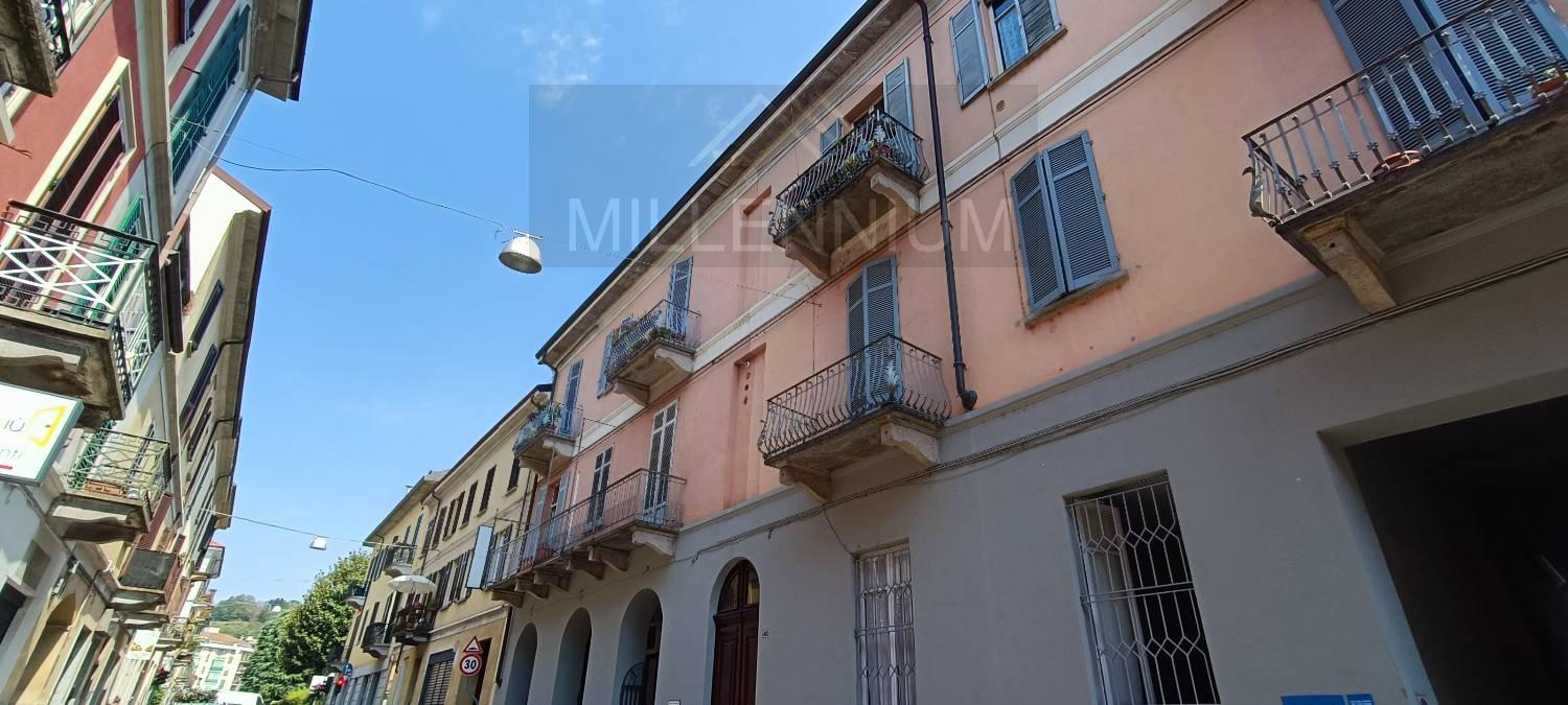 Monolocale con box a Arona