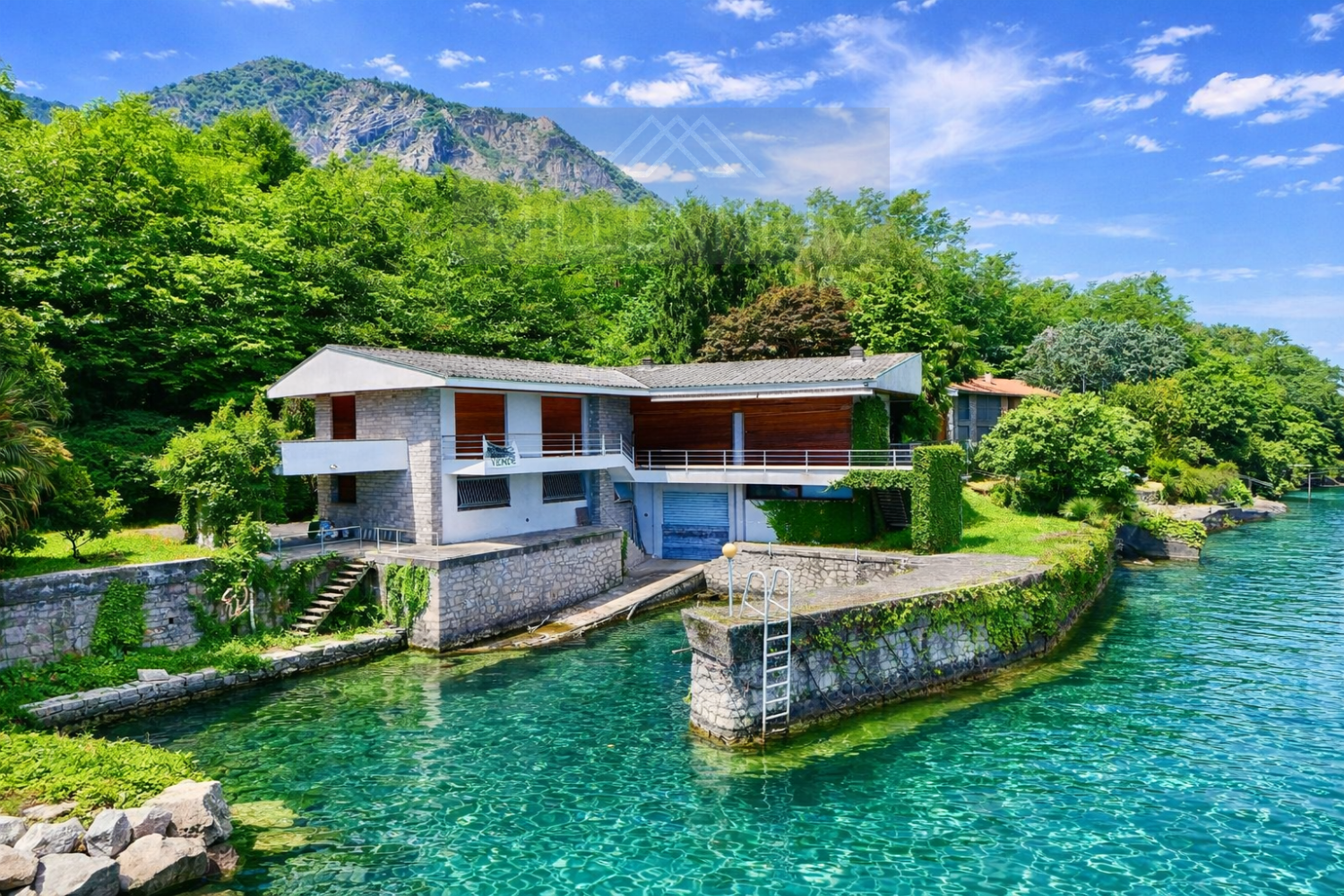 Villa con giardino a Stresa